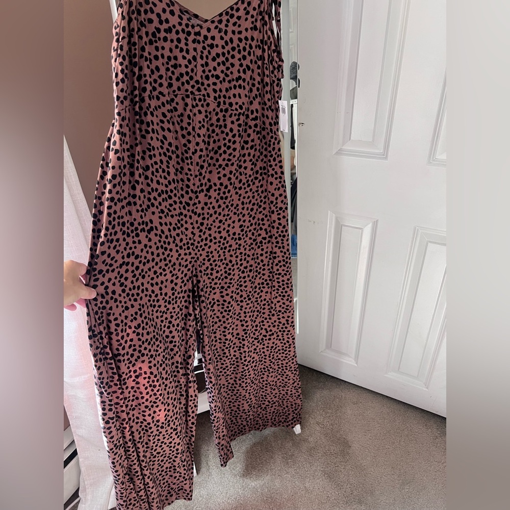 Old Navy Leopard jumpsuit